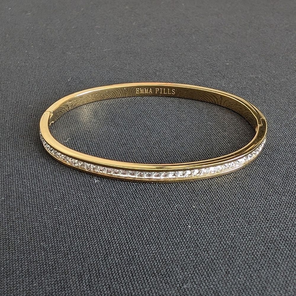 Emma Pills [Revolve] Dainty Gold Rhinestone Clamp Bracelet - Picture 4 of 7